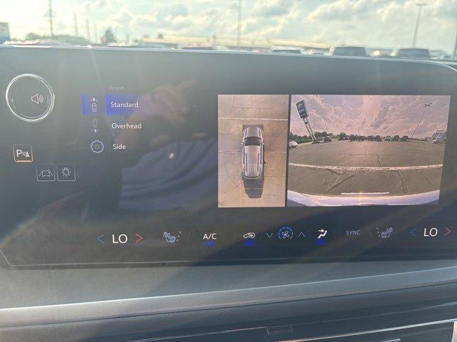Photo of 2026 Summit White Chevrolet Traverse