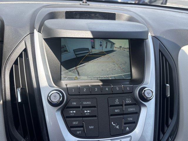 Photo of 2015 Silver Ice Metallic Chevrolet Equinox