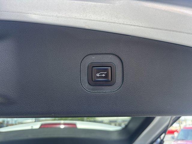 Photo of 2015 Silver Ice Metallic Chevrolet Equinox