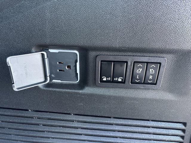 Photo of 2023 Onyx Black GMC Yukon XL