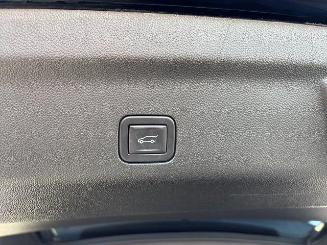 Photo of 2023 Onyx Black GMC Yukon XL