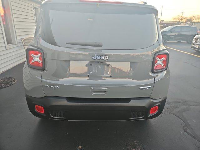 Photo of 2022 Sting Gray Clearcoat Jeep Renegade