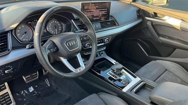 Photo of 2021 Gray Audi SQ5