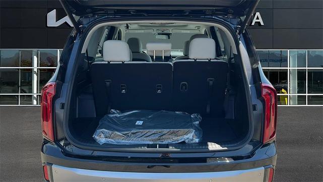 Photo of 2025 Ebony Black Kia Telluride