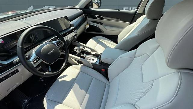 Photo of 2025 Ebony Black Kia Telluride