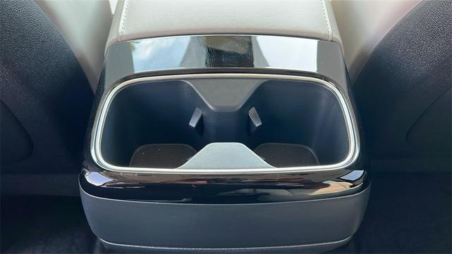 Photo of 2025 Ebony Black Kia Telluride