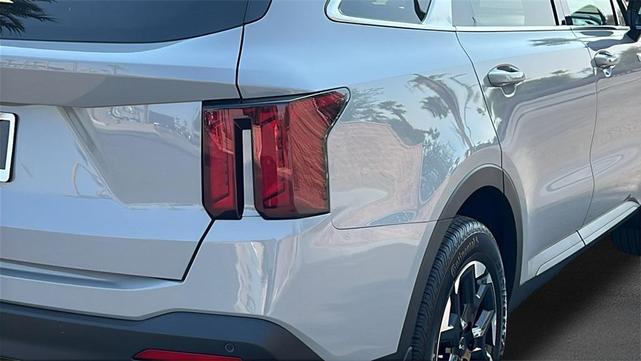 Photo of 2025 Gray Kia Sorento