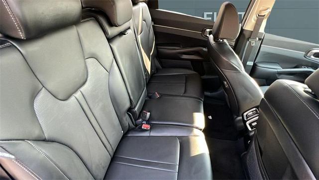 Photo of 2025 Gray Kia Sorento