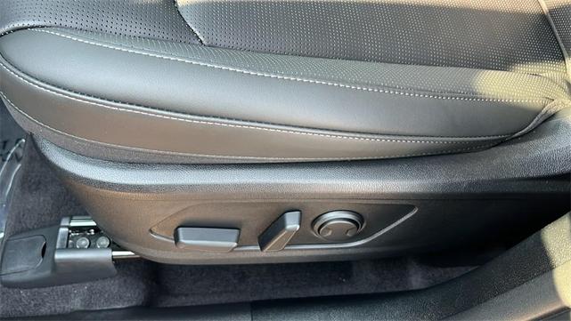 Photo of 2025 Gray Kia Sorento