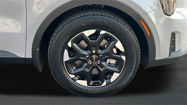 Photo of 2025 Gray Kia Sorento