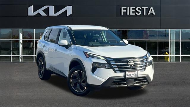 Photo of 2024 Everest White Pearl Nissan Rogue