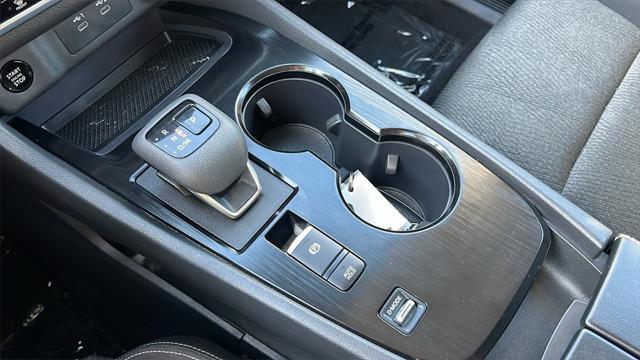 Photo of 2024 Everest White Pearl Nissan Rogue