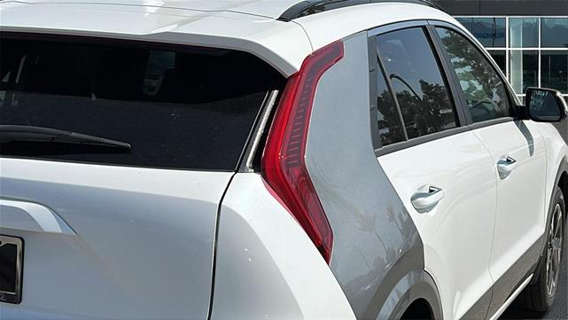 Photo of 2025 Snow White Pearl Kia Niro EV
