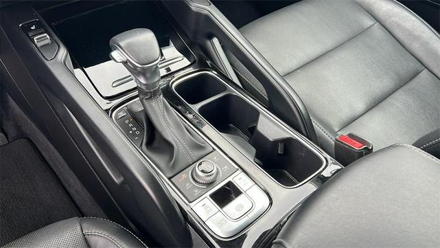 Photo of 2022 Glacial White Pearl Kia Telluride
