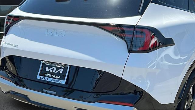 Photo of 2026 White Pearl Kia Sportage