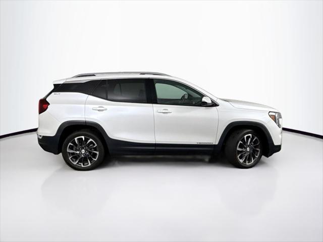 Photo of 2022 White GMC Terrain