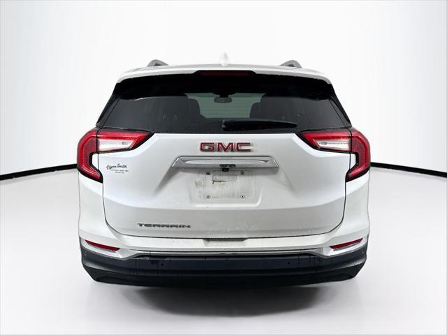 Photo of 2022 White GMC Terrain
