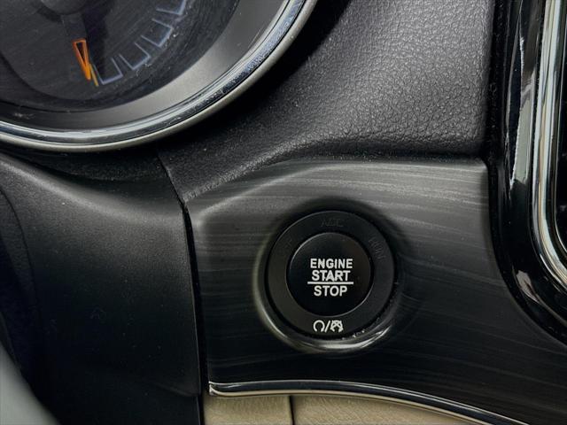 Photo of 2020 Slate Blue Pearlcoat Jeep Grand Cherokee