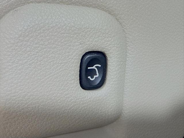 Photo of 2020 Slate Blue Pearlcoat Jeep Grand Cherokee