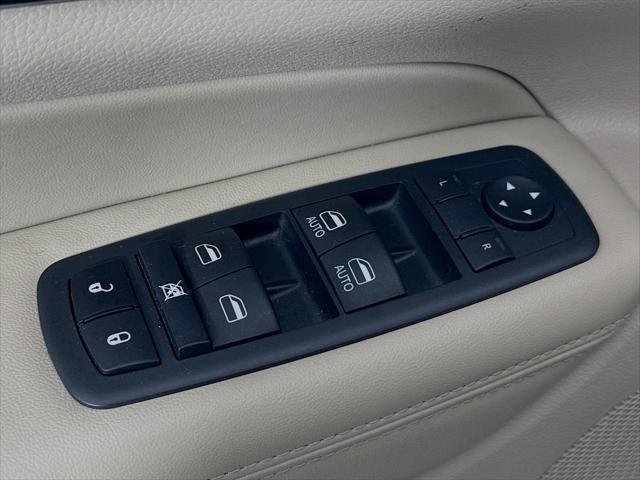 Photo of 2020 Slate Blue Pearlcoat Jeep Grand Cherokee