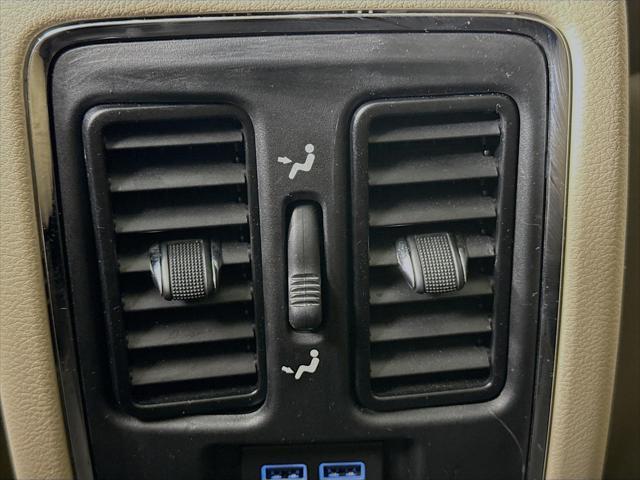 Photo of 2020 Slate Blue Pearlcoat Jeep Grand Cherokee