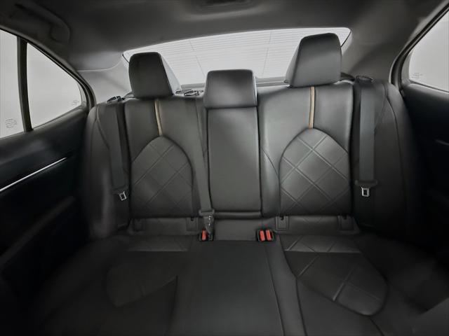 Photo of 2018 Super White Toyota Camry