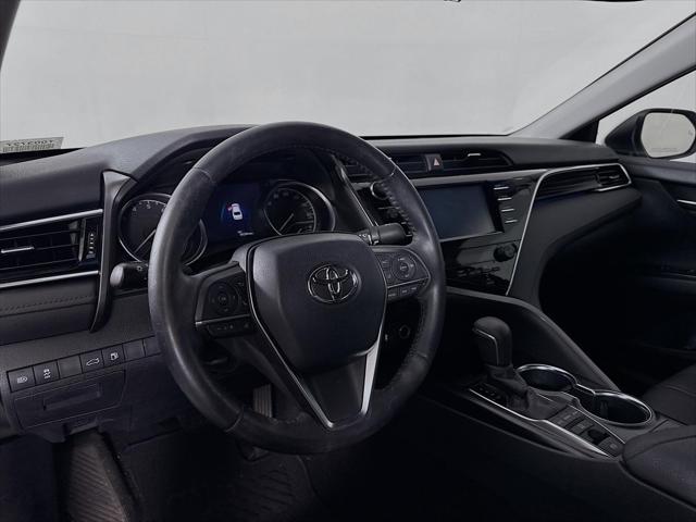 Photo of 2018 Super White Toyota Camry