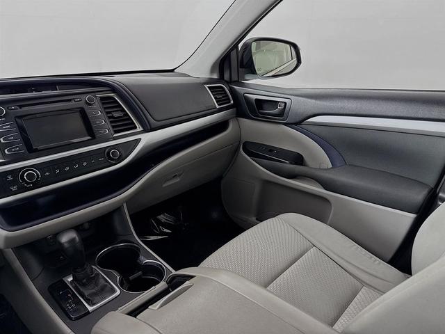 Photo of 2018 Alumina Jade Metallic Toyota Highlander