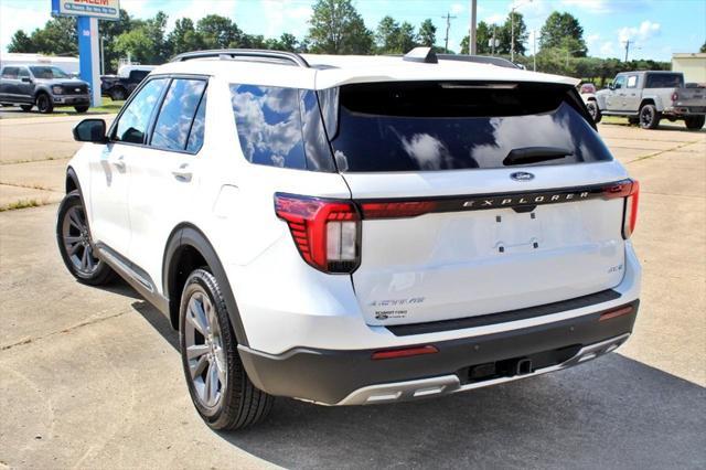 Photo of 2025 Star White Metallic Tri-Coat Ford Explorer