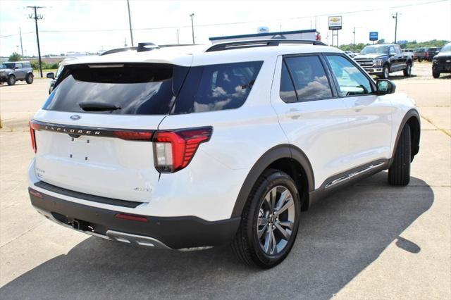 Photo of 2025 Star White Metallic Tri-Coat Ford Explorer