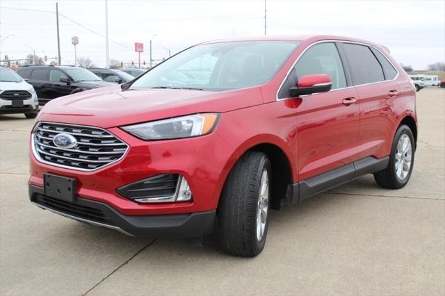 Photo of 2024 Rapid Red Metallic Tinted Clearcoat Ford Edge