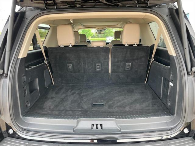 Photo of 2024 Agate Black Metallic Ford Expedition Max