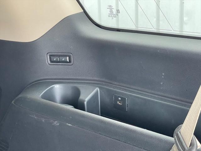 Photo of 2024 Agate Black Metallic Ford Expedition Max
