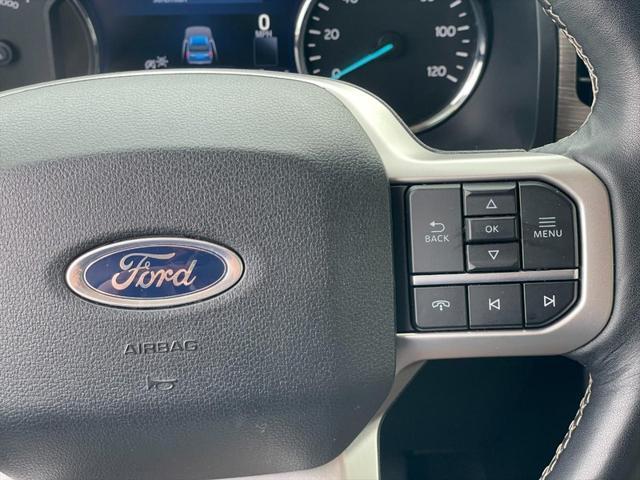 Photo of 2024 Agate Black Metallic Ford Expedition Max