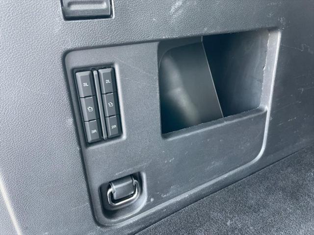 Photo of 2024 Agate Black Metallic Ford Expedition Max