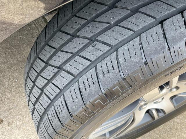 Photo of 2024 Agate Black Metallic Ford Expedition Max