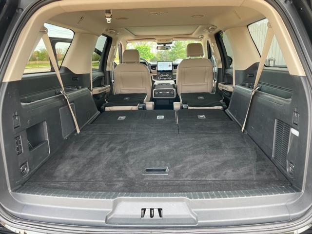 Photo of 2024 Agate Black Metallic Ford Expedition Max