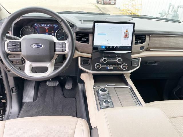 Photo of 2024 Agate Black Metallic Ford Expedition Max