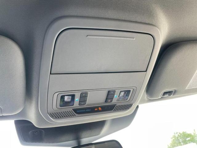 Photo of 2024 Iconic Silver Metallic Ford Explorer