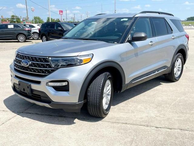 Photo of 2024 Iconic Silver Metallic Ford Explorer