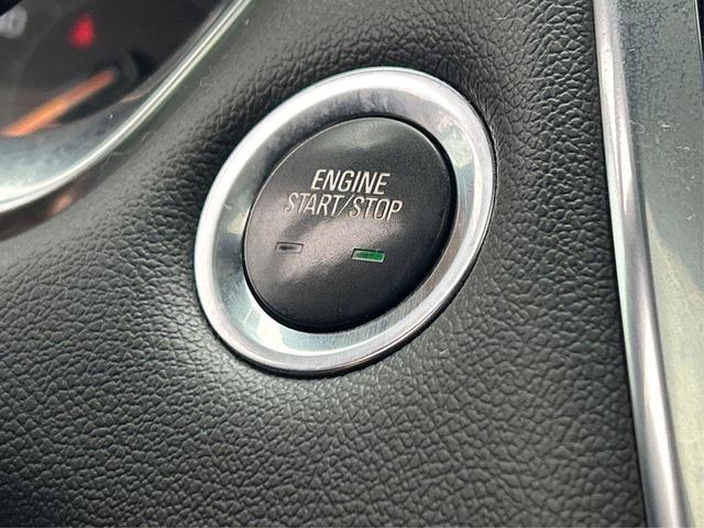 Photo of 2022 Mosaic Black Metallic Chevrolet Traverse