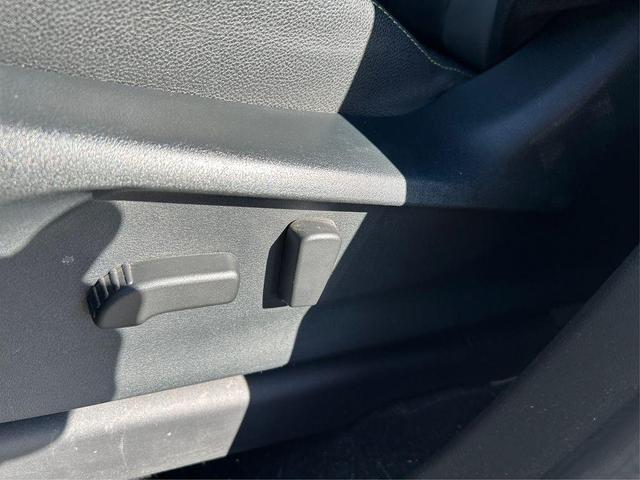 Photo of 2023 Crystal White Pearl Subaru Ascent