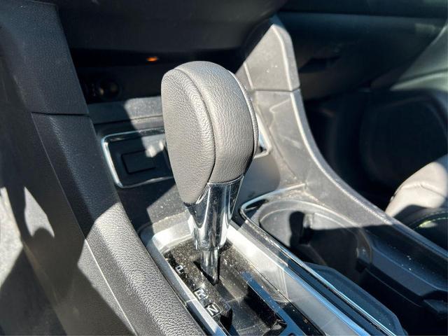 Photo of 2023 Crystal White Pearl Subaru Ascent