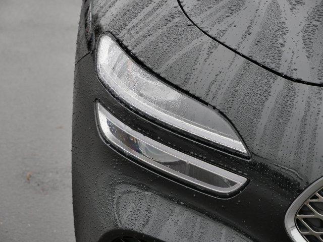 Photo of 2022 Vik Black Genesis G70