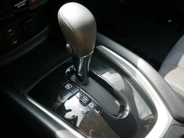 Photo of 2016 Gun Metallic Nissan Rogue