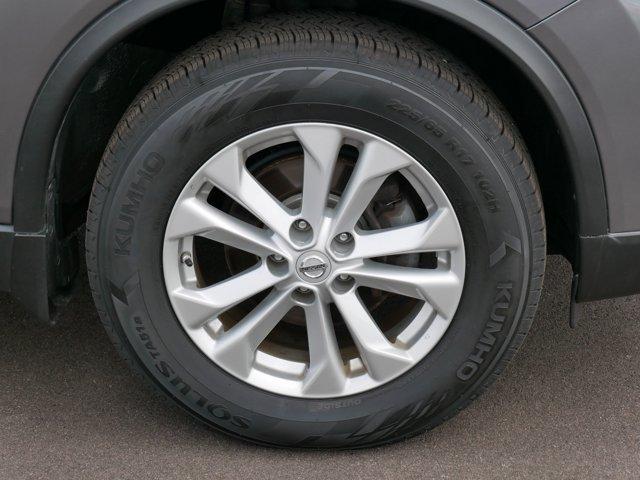 Photo of 2016 Gun Metallic Nissan Rogue
