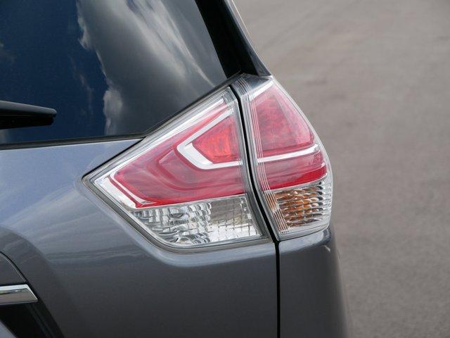 Photo of 2016 Gun Metallic Nissan Rogue