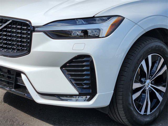 Photo of 2024 Crystal White Metallic Volvo XC60