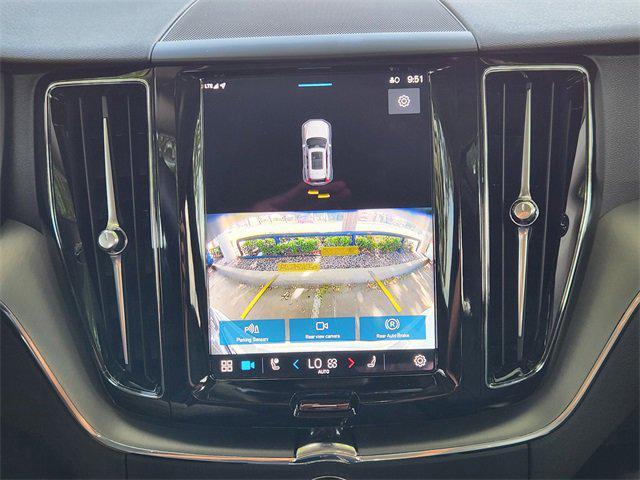 Photo of 2024 Crystal White Metallic Volvo XC60