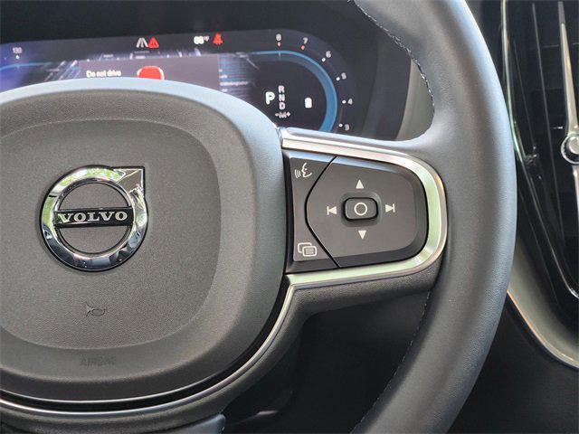 Photo of 2024 Crystal White Metallic Volvo XC60